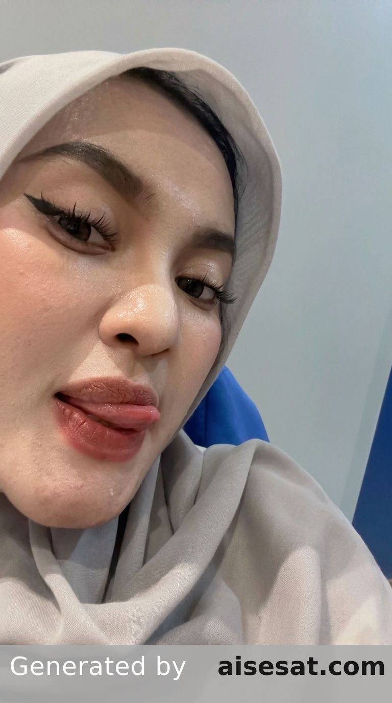 AI Influencer Center Front Eye Level 5827