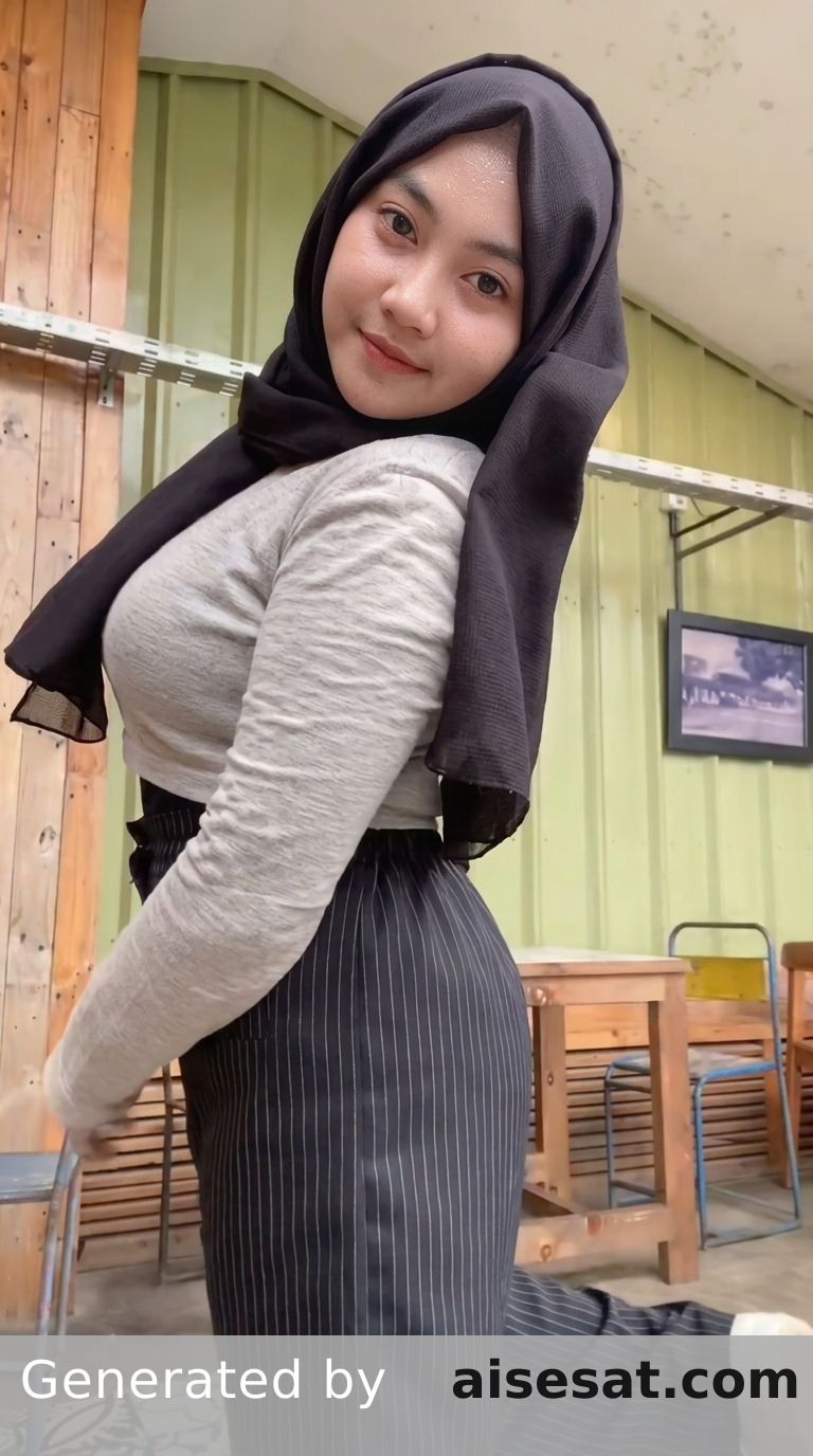 AI Influencer Center Front Eye Level 5933